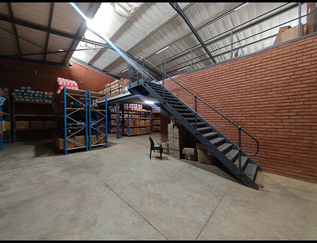 360M² WAREHOUSE TO LET IN ORMONDE